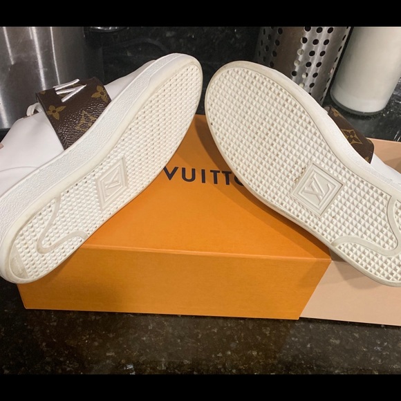 *SOLD*Louis Vuitton Front RowTennis shoe...*SOLD* - Picture 5 of 8
